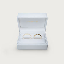 Cargar imagen en el visor de la galería, LOVE MARK WEDDING BAND ORGANIC Yellow gold, diamond