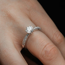 Laden Sie das Bild in den Galerie-Viewer, Engagement Ring 0,80 Ct