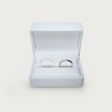 Cargar imagen en el visor de la galería, LOVE MARK WEDDING BAND ORGANIC White gold, diamond
