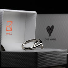 Laden Sie das Bild in den Galerie-Viewer, LOVE MARK WEDDING BANDS White gold, diamond
