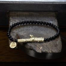 Laden Sie das Bild in den Galerie-Viewer, Keep Me Wild bracelet , black agate
