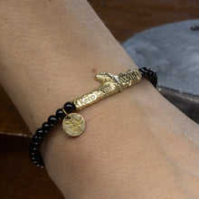 Laden Sie das Bild in den Galerie-Viewer, Keep Me Wild bracelet , black agate
