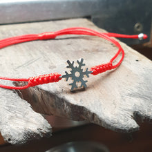 画像をギャラリービューアに読み込む, Snowflake Bracelet with Red Cotton Cord
